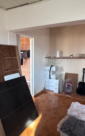 Casa à venda com 360m², 3 quartos e 3 vagas Casa à venda com 360m², 3 quartos e 3 vagasEdícula