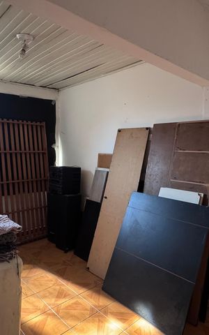 Casa à venda com 360m², 3 quartos e 3 vagas Casa à venda com 360m², 3 quartos e 3 vagasEdícula
