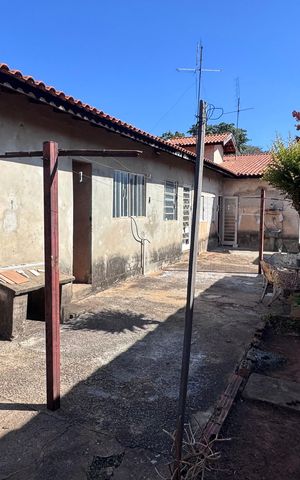 Casa à venda com 360m², 3 quartos e 3 vagas Casa à venda com 360m², 3 quartos e 3 vagasQuintal