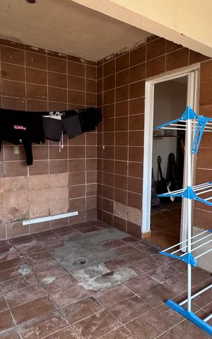 Casa à venda com 360m², 3 quartos e 3 vagas Casa à venda com 360m², 3 quartos e 3 vagasEdícula - Cozinha