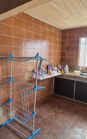 Casa à venda com 360m², 3 quartos e 3 vagas Casa à venda com 360m², 3 quartos e 3 vagasEdícula - Cozinha