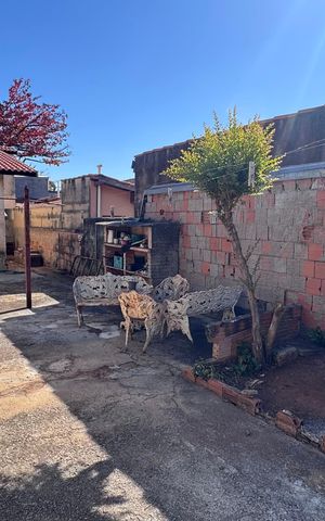 Casa à venda com 360m², 3 quartos e 3 vagas Casa à venda com 360m², 3 quartos e 3 vagasQuintal