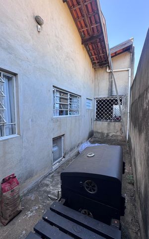 Casa à venda com 360m², 3 quartos e 3 vagas Casa à venda com 360m², 3 quartos e 3 vagasÁrea externa
