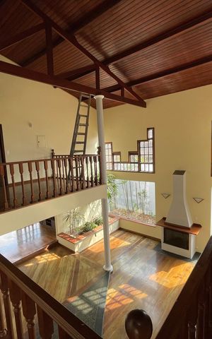 Casa de condomínio para alugar com 326m², 4 quartos e 6 vagasCorredor