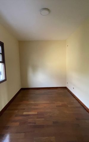 Casa de condomínio para alugar com 326m², 4 quartos e 6 vagasSuíte 2