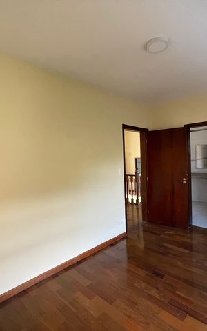Casa de condomínio para alugar com 326m², 4 quartos e 6 vagasSuíte 2