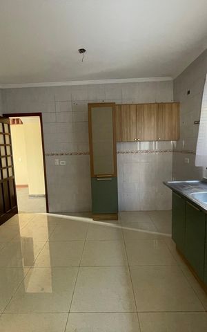 Casa de condomínio para alugar com 326m², 4 quartos e 6 vagasCozinha