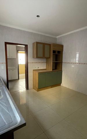 Casa de condomínio para alugar com 326m², 4 quartos e 6 vagasCozinha