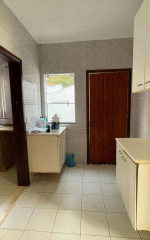 Casa de condomínio para alugar com 326m², 4 quartos e 6 vagasÁrea de Serviço