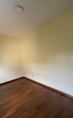 Casa de condomínio para alugar com 326m², 4 quartos e 6 vagasSuíte 2