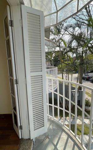 Casa de condomínio para alugar com 326m², 4 quartos e 6 vagasQuarto 1
