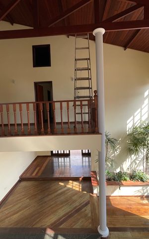 Casa de condomínio para alugar com 326m², 4 quartos e 6 vagasCorredor