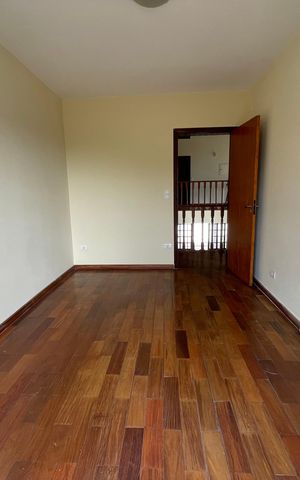 Casa de condomínio para alugar com 326m², 4 quartos e 6 vagasQuarto 1