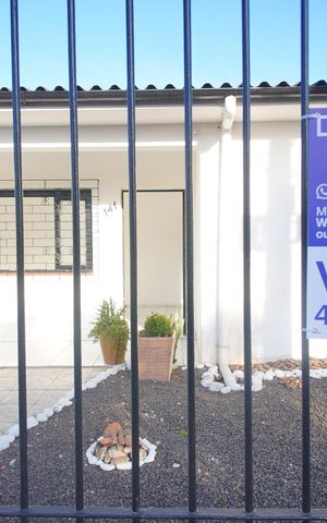 Casa para alugar com 200m², 3 quartos e 3 vagasPlaca