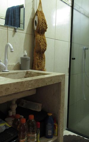 Casa à venda com 170m², 2 quartos e 1 vagaBanheiro
