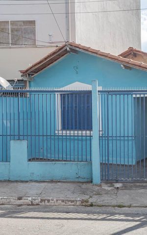 Casa à venda com 175m², 2 quartos e 2 vagasFachada