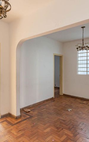 Casa à venda com 175m², 2 quartos e 2 vagasSala