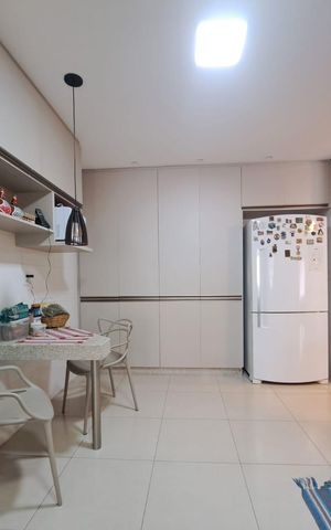Casa à venda com 280m², 2 quartos e 2 vagasCozinha
