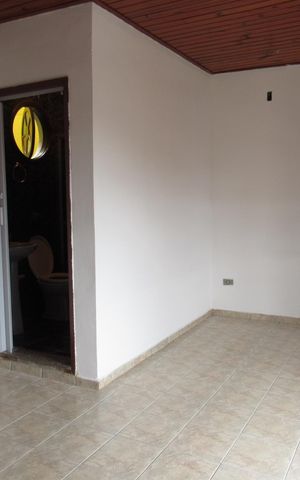Casa à venda com 130m², 2 quartos e 1 vagaSuíte