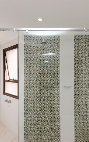 Apartamento à venda com 240m², 3 quartos e 3 vagas Apartamento à venda com 240m², 3 quartos e 3 vagasBanheiro da Suíte 1