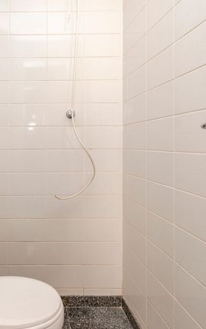 Apartamento à venda com 240m², 3 quartos e 3 vagas Apartamento à venda com 240m², 3 quartos e 3 vagasBanheiro de Serviço