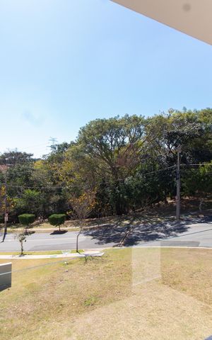 Casa de condomínio à venda com 411m², 4 quartos e 4 vagas Casa de condomínio à venda com 411m², 4 quartos e 4 vagasVista Sacada da Suíte 2
