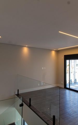 Casa de condomínio à venda com 411m², 4 quartos e 4 vagas Casa de condomínio à venda com 411m², 4 quartos e 4 vagashall piso superiror