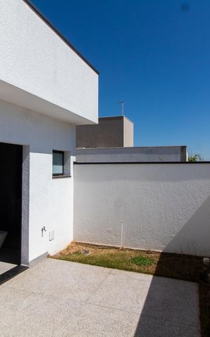 Casa de condomínio à venda com 411m², 4 quartos e 4 vagas Casa de condomínio à venda com 411m², 4 quartos e 4 vagasÁrea comum