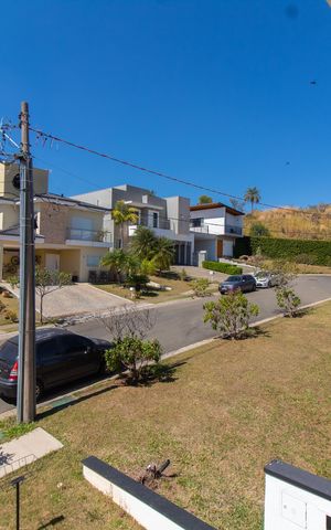 Casa de condomínio à venda com 411m², 4 quartos e 4 vagas Casa de condomínio à venda com 411m², 4 quartos e 4 vagasVista Suíte 4
