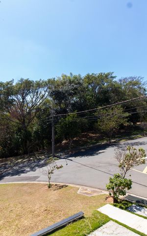 Casa de condomínio à venda com 411m², 4 quartos e 4 vagas Casa de condomínio à venda com 411m², 4 quartos e 4 vagasVista Sacada da Suíte 3