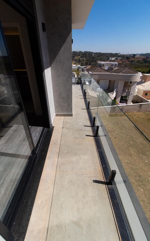 Casa de condomínio à venda com 411m², 4 quartos e 4 vagas Casa de condomínio à venda com 411m², 4 quartos e 4 vagasVista Sacada da Suíte 2