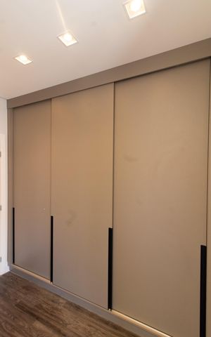 Casa de condomínio à venda com 411m², 4 quartos e 4 vagas Casa de condomínio à venda com 411m², 4 quartos e 4 vagasSuíte 4