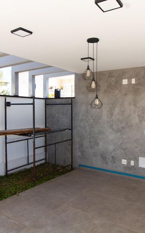Casa de condomínio à venda com 411m², 4 quartos e 4 vagas Casa de condomínio à venda com 411m², 4 quartos e 4 vagasÁrea comum