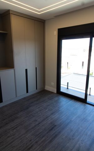 Casa de condomínio à venda com 411m², 4 quartos e 4 vagas Casa de condomínio à venda com 411m², 4 quartos e 4 vagasSuíte 1