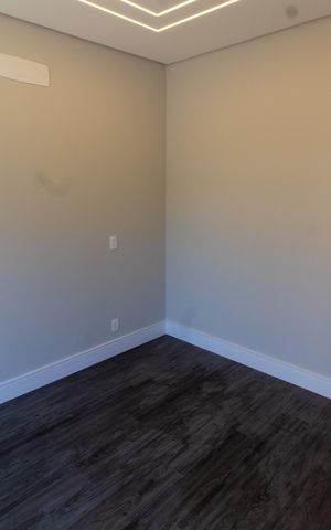 Casa de condomínio à venda com 411m², 4 quartos e 4 vagas Casa de condomínio à venda com 411m², 4 quartos e 4 vagasSuíte 4