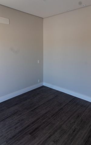 Casa de condomínio à venda com 411m², 4 quartos e 4 vagas Casa de condomínio à venda com 411m², 4 quartos e 4 vagasSuíte 1
