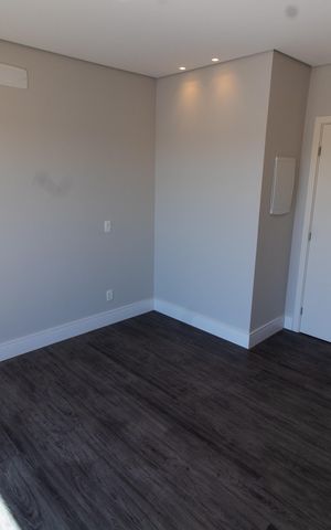 Casa de condomínio à venda com 411m², 4 quartos e 4 vagas Casa de condomínio à venda com 411m², 4 quartos e 4 vagasSuíte 2
