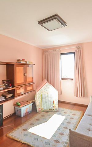 Apartamento à venda com 221m², 4 quartos e 3 vagas Apartamento à venda com 221m², 4 quartos e 3 vagasSala de TV