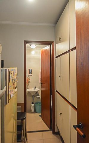 Apartamento à venda com 221m², 4 quartos e 3 vagas Apartamento à venda com 221m², 4 quartos e 3 vagasQuarto de Serviço