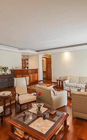 Apartamento à venda com 221m², 4 quartos e 3 vagas Apartamento à venda com 221m², 4 quartos e 3 vagasSala