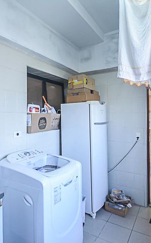 Apartamento à venda com 221m², 4 quartos e 3 vagas Apartamento à venda com 221m², 4 quartos e 3 vagasÁrea de Serviço