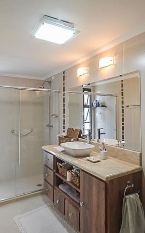 Apartamento à venda com 221m², 4 quartos e 3 vagas Apartamento à venda com 221m², 4 quartos e 3 vagasBanheiro da Suíte