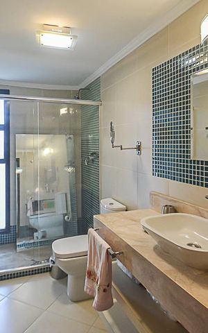 Apartamento à venda com 221m², 4 quartos e 3 vagas Apartamento à venda com 221m², 4 quartos e 3 vagasBanheiro Social