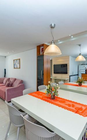 Casa de condomínio à venda com 90m², 3 quartos e 2 vagas Casa de condomínio à venda com 90m², 3 quartos e 2 vagasSala