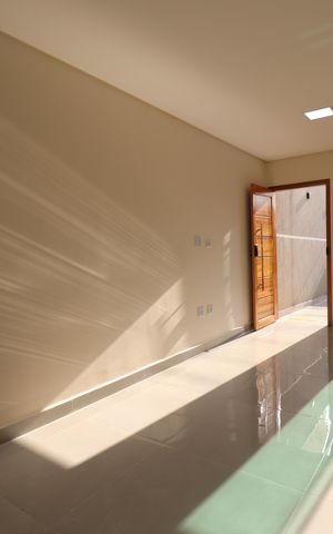 Casa à venda com 140m², 3 quartos e 2 vagasSala