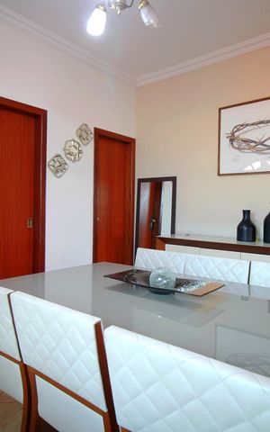 Casa à venda com 300m², 5 quartos e 2 vagasSala de Jantar