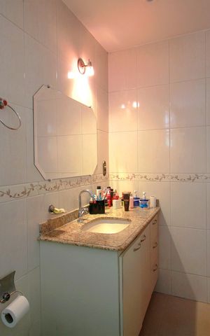 Casa à venda com 300m², 5 quartos e 2 vagasBanheiro da Suíte
