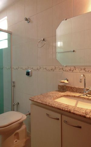 Casa à venda com 300m², 5 quartos e 2 vagasBanheiro da Suíte