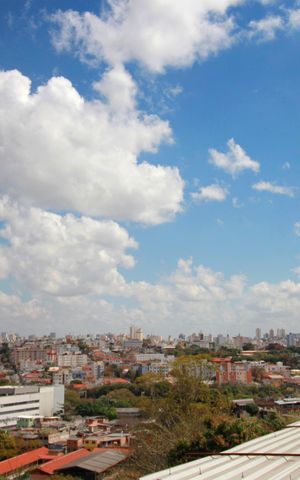Casa à venda com 300m², 5 quartos e 2 vagasVista