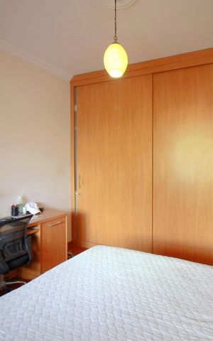 Casa à venda com 300m², 5 quartos e 2 vagasSuíte